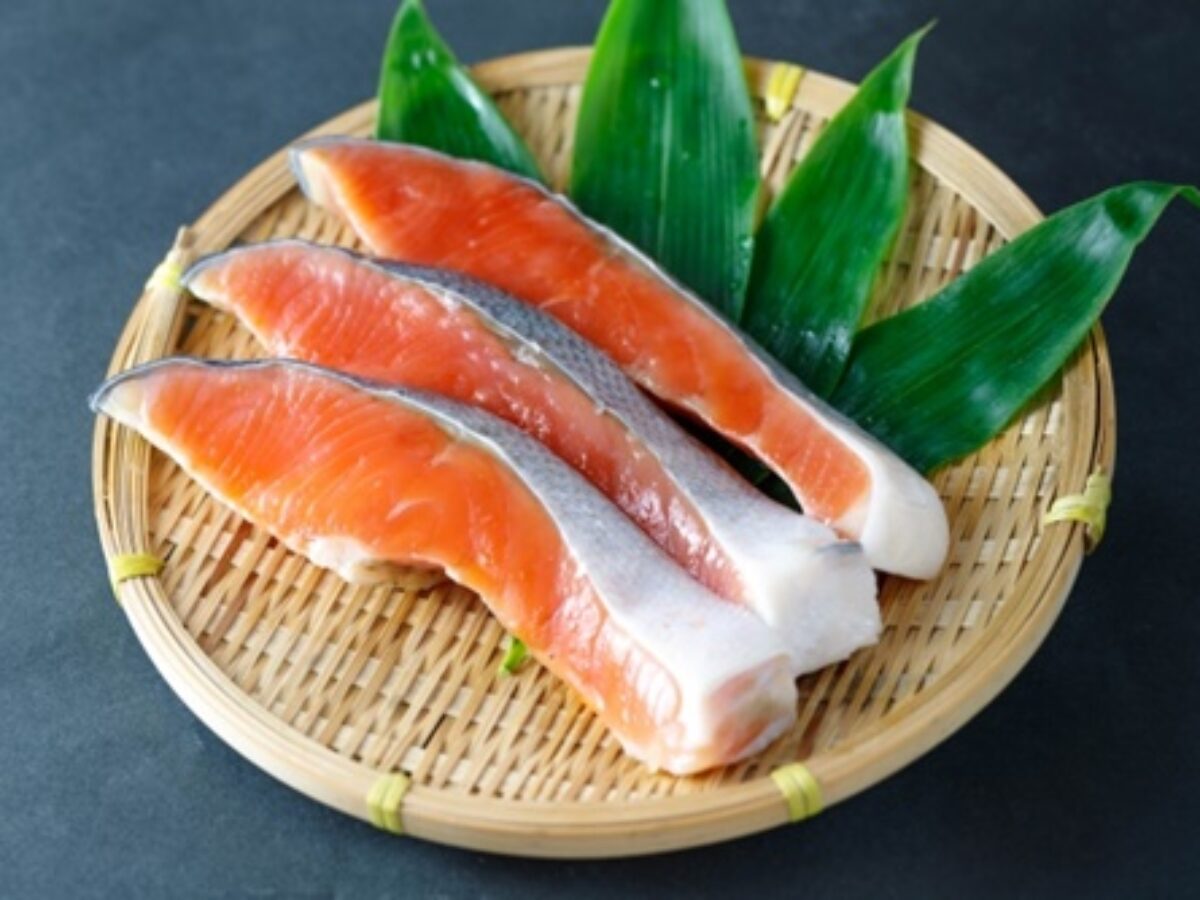 ハナタカ 鮭 サーモンのハナタカ 目利きと保存のひと手間 王子サーモン通販お取り寄せ情報 2 6 凛とした暮らし 凛々と