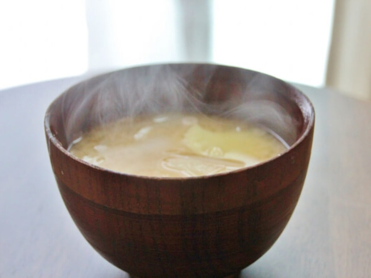 博士ちゃん チーズと味噌の発酵洋風スープの作り方 モッツァレラチーズ 味噌汁 チーズ王子博士の簡単チーズレシピ 凛とした暮らし 凛々と