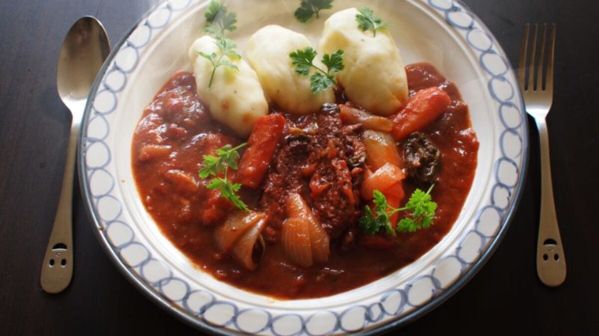 土曜は何する 牛肉のトマト煮の作り方 和田明日香さんの絶品 地味ごはん レシピ 凛とした暮らし 凛々と